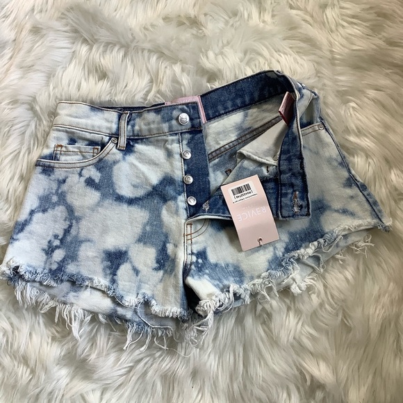 Revice Hollywood Button-fly Shorts Bleached Blue Raw Hem High Rise Size 26 NWT - Picture 4 of 11